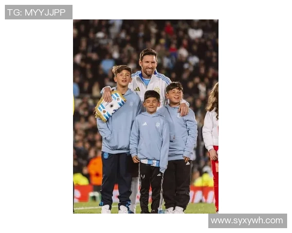 与梅西合影足球鞋的传奇球星们足坛瞬间成就与荣耀的完美碰撞