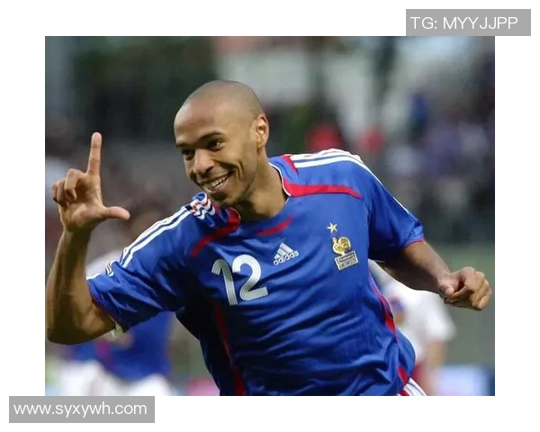 足球历史上最具影响力的十二号球星盘点及其传奇成就解析